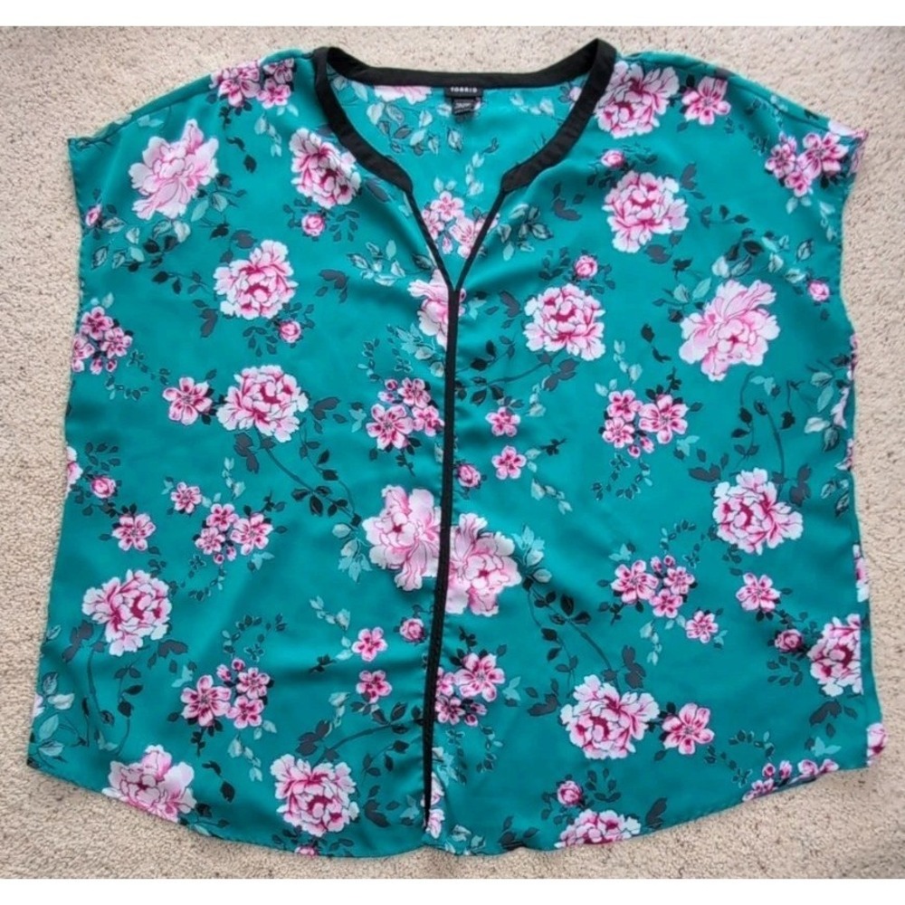Torrid 4X Green Floral Boho Peasant Top Plus Size Flowy Stretch Blouse